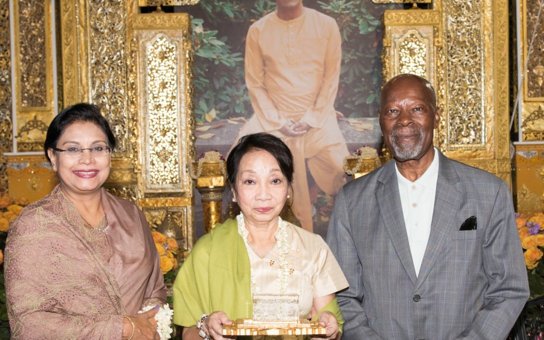 Daw Aye Aye Thant, daughter of third UN Secretary-General U Thant, Receives Sri Chinmoy Culture-Light Award